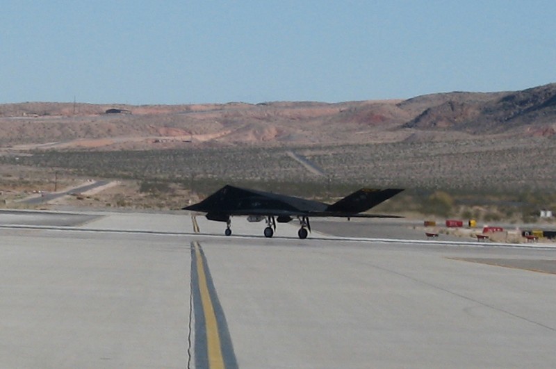 IMG_0025a F-117 taxi back after landing